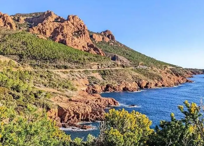 Le Papillon Maitiss Сен-Рафаэль