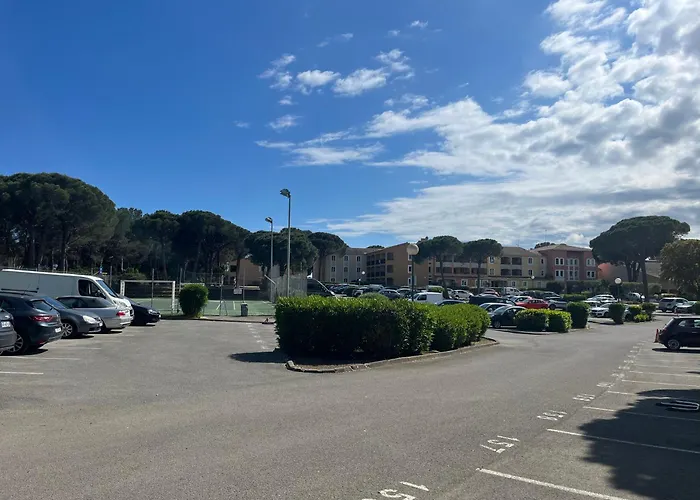 Le Papillon Maitiss Сен-Рафаэль